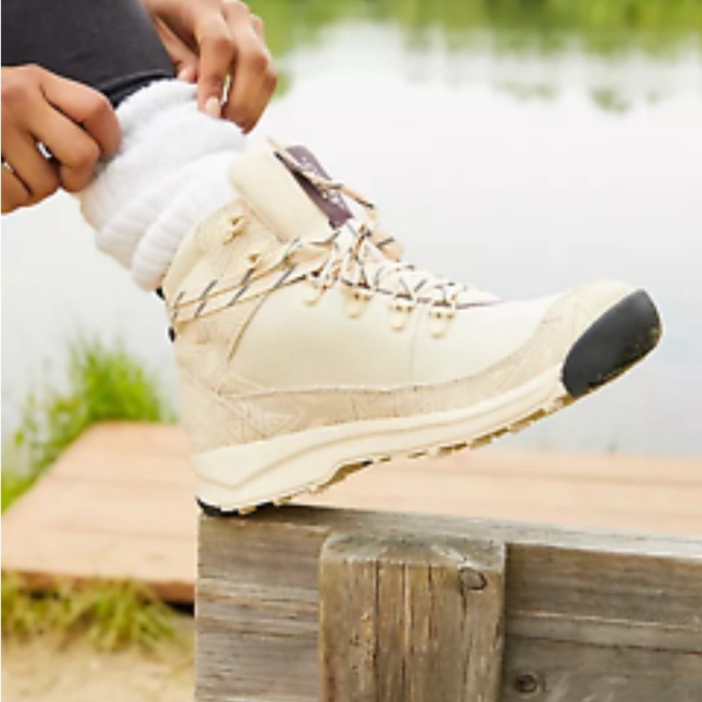 NWOB Danner Free People Adrika Etched boots